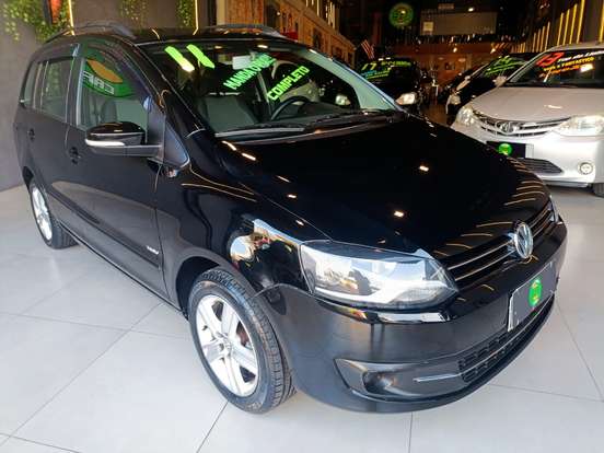 VOLKSWAGEN-SPACEFOX-2011