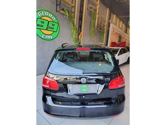 VOLKSWAGEN-SPACEFOX-2011
