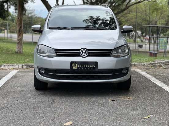 VOLKSWAGEN-SPACEFOX-2012