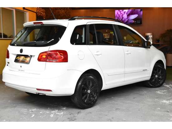 VOLKSWAGEN-SPACEFOX-2013