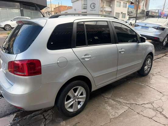 VOLKSWAGEN-SPACEFOX-2011