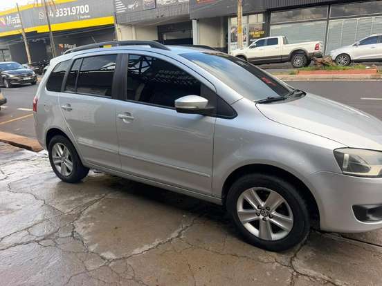 VOLKSWAGEN-SPACEFOX-2011