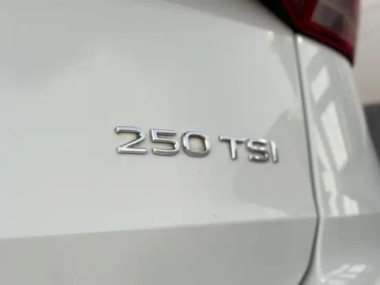 VOLKSWAGEN-TAOS-2024