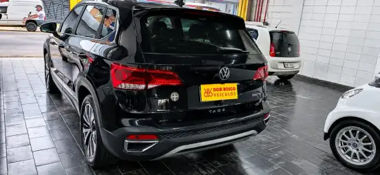 VOLKSWAGEN-TAOS-2021