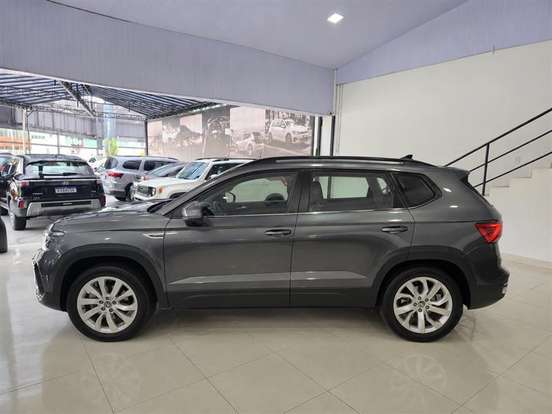 VOLKSWAGEN-TAOS-2023