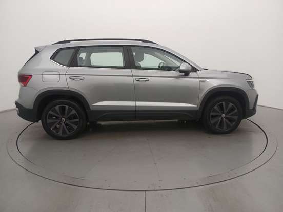 VOLKSWAGEN-TAOS-2023