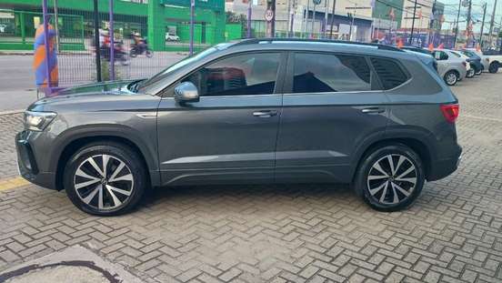 VOLKSWAGEN-TAOS-2025
