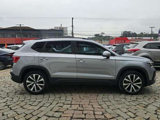 VOLKSWAGEN-TAOS-2025