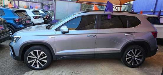 VOLKSWAGEN-TAOS-2025
