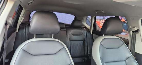 VOLKSWAGEN-TAOS-2025