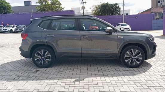 VOLKSWAGEN-TAOS-2025
