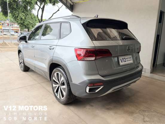 VOLKSWAGEN-TAOS-2024