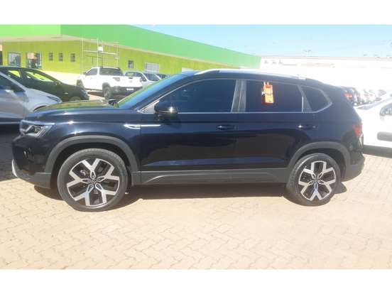 VOLKSWAGEN-TAOS-2024