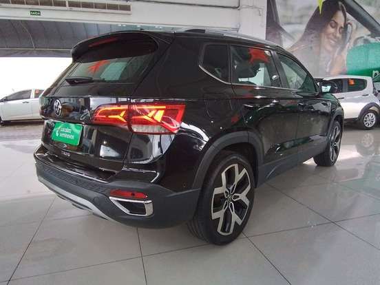 VOLKSWAGEN-TAOS-2024