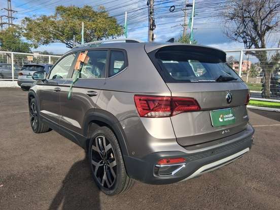 VOLKSWAGEN-TAOS-2024