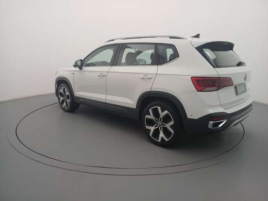 VOLKSWAGEN-TAOS-2024