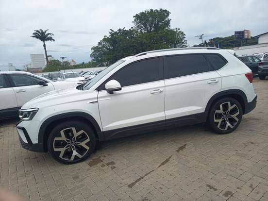 VOLKSWAGEN-TAOS-2024