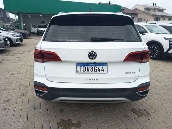 VOLKSWAGEN-TAOS-1.4 250 TSI TOTAL FLEX HIGHLINE AUTOMÁTICO VOLKSWAGEN-TAOS-2024