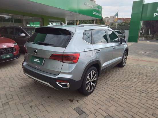 VOLKSWAGEN-TAOS-2023