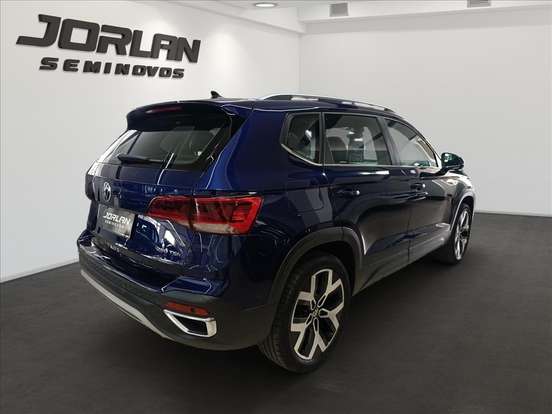 VOLKSWAGEN-TAOS-2023