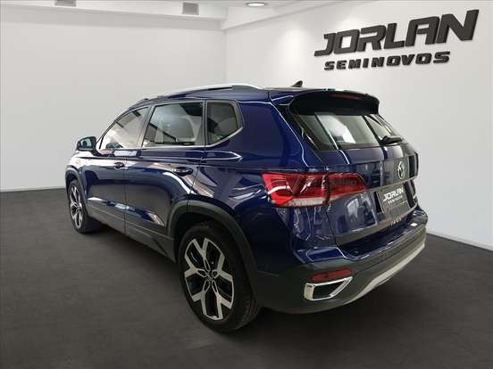 VOLKSWAGEN-TAOS-2023