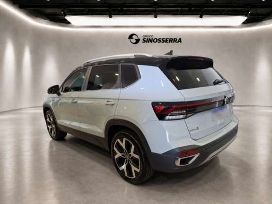 VOLKSWAGEN-TAOS-2026