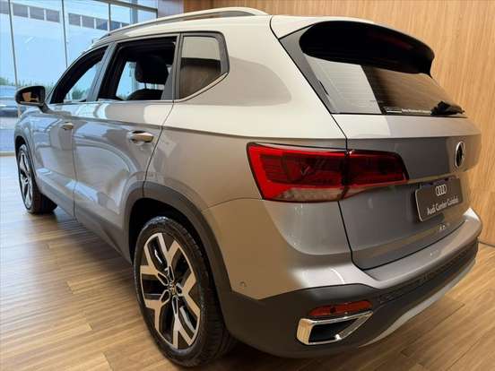 VOLKSWAGEN-TAOS-1.4 250 TSI TOTAL FLEX HIGHLINE AUTOMÁTICO VOLKSWAGEN-TAOS-2024