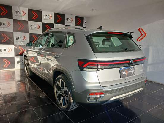 VOLKSWAGEN-TAOS-2025