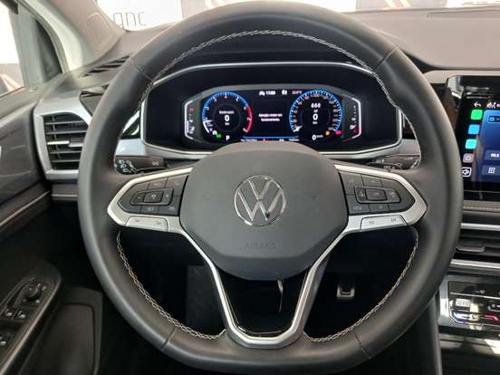 VOLKSWAGEN-TAOS-2025