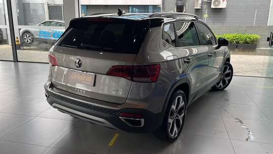 VOLKSWAGEN-TAOS-2025