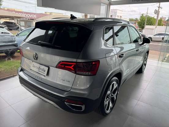 VOLKSWAGEN-TAOS-1.4 250 TSI TOTAL FLEX HIGHLINE AUTOMÁTICO VOLKSWAGEN-TAOS-2024