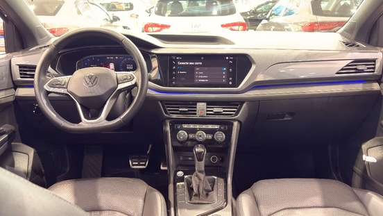 VOLKSWAGEN-TAOS-2022