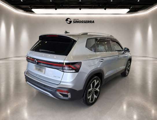VOLKSWAGEN-TAOS-2026