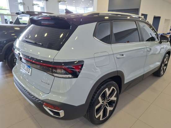 VOLKSWAGEN-TAOS-2026