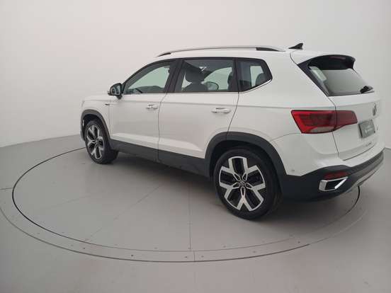 VOLKSWAGEN-TAOS-2024