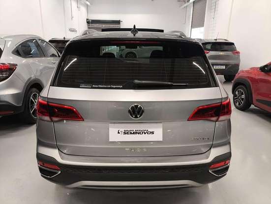 VOLKSWAGEN-TAOS-2023