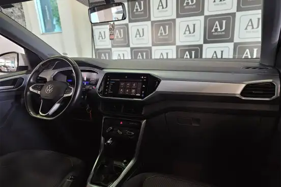 VOLKSWAGEN-T-CROSS-2024