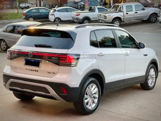VOLKSWAGEN-T-CROSS-2024