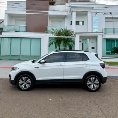 VOLKSWAGEN-T-CROSS-2020