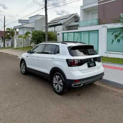 VOLKSWAGEN-T-CROSS-2020