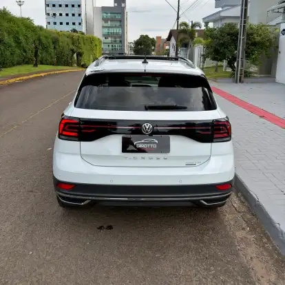 VOLKSWAGEN-T-CROSS-2020