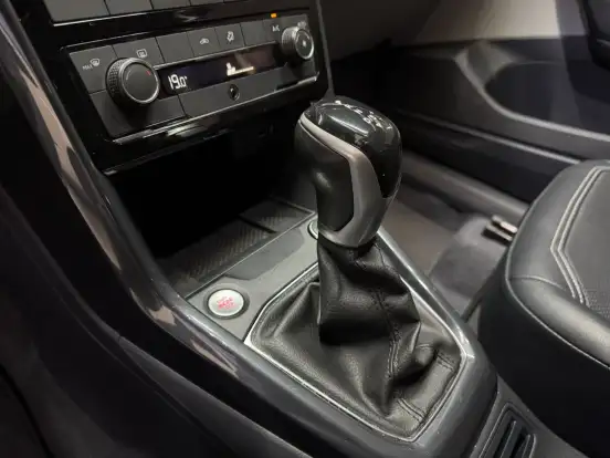 VOLKSWAGEN-T-CROSS-2021