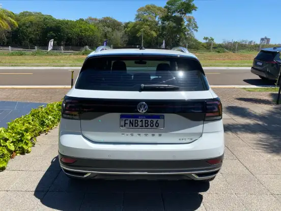 VOLKSWAGEN-T-CROSS-1.4 250 TSI TOTAL FLEX HIGHLINE AUTOMÁTICO VOLKSWAGEN-T-CROSS-2021