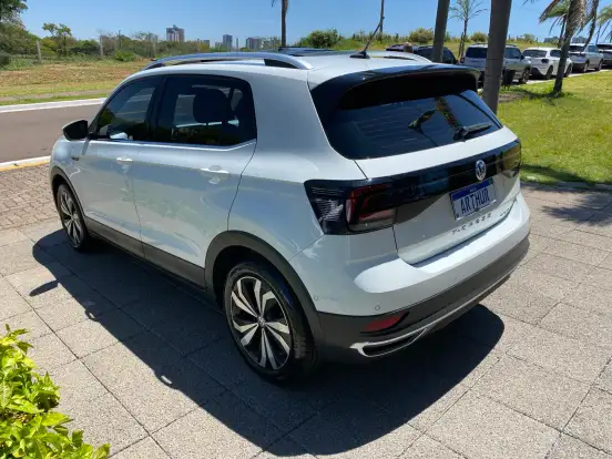 VOLKSWAGEN-T-CROSS-1.4 250 TSI TOTAL FLEX HIGHLINE AUTOMÁTICO VOLKSWAGEN-T-CROSS-2021