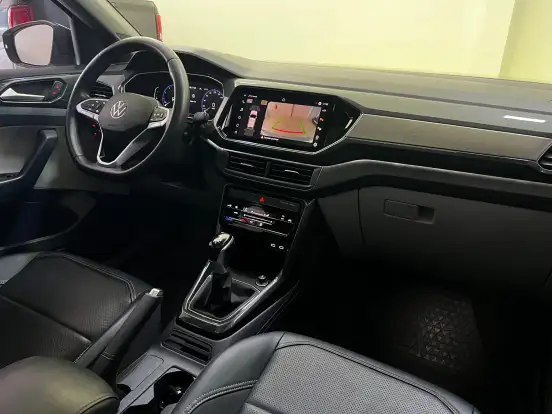 VOLKSWAGEN-T-CROSS-2023