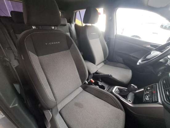 VOLKSWAGEN-T-CROSS-2025