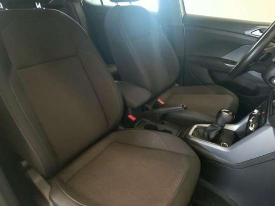 VOLKSWAGEN-T-CROSS-2023