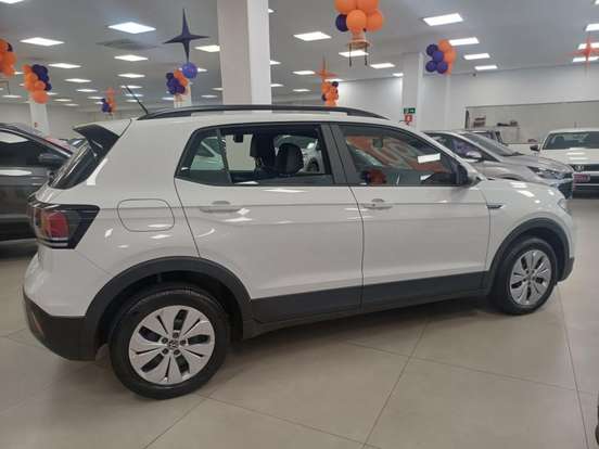 VOLKSWAGEN-T-CROSS-1.0 200 TSI TOTAL FLEX COMFORTLINE AUTOMÁTICO VOLKSWAGEN-T-CROSS-2025