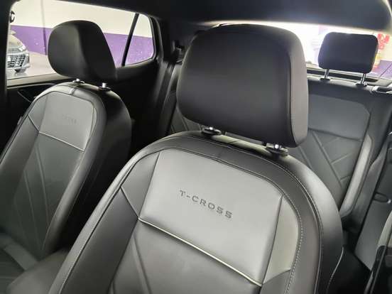 VOLKSWAGEN-T-CROSS-2024