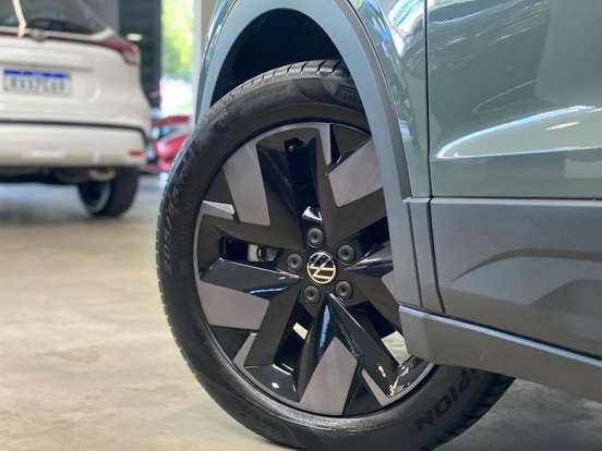 VOLKSWAGEN-T-CROSS-2025